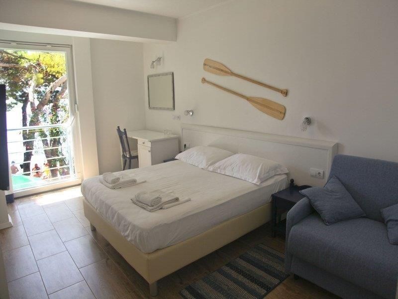 hotel-v-prvni-rade-u-more-a-plaze-makarska-riviera-chorvatsko