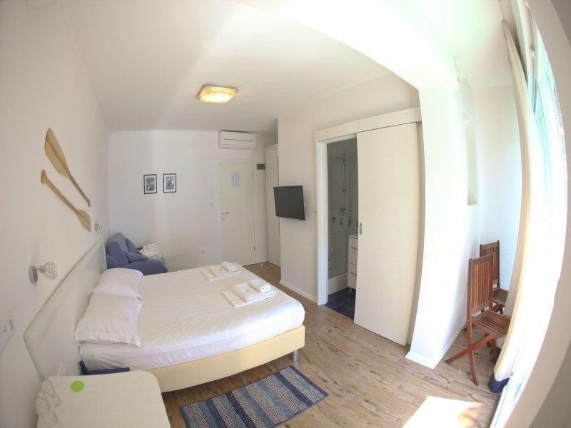 hotel-v-prvni-rade-u-more-a-plaze-makarska-riviera-chorvatsko