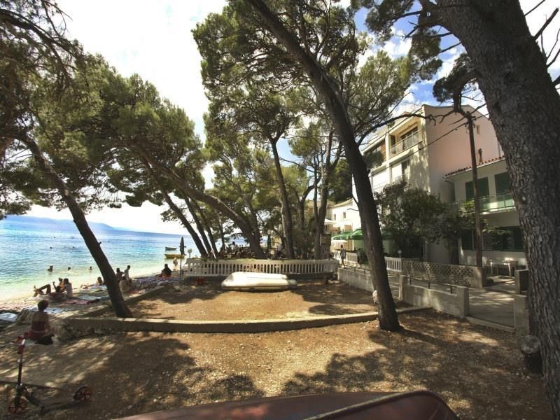 hotel-v-prvni-rade-u-more-a-plaze-makarska-riviera-chorvatsko