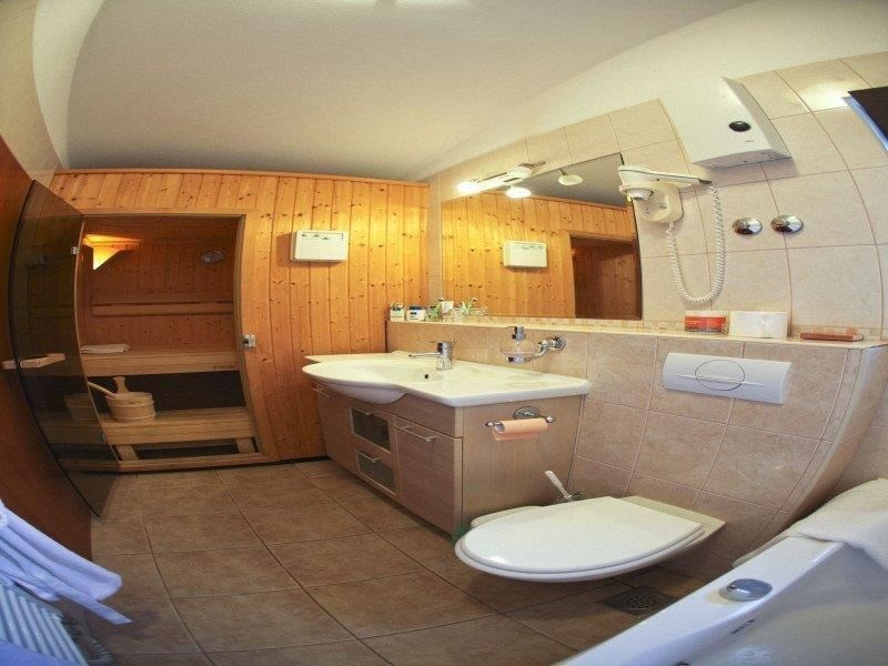 hotel-v-prvni-rade-u-more-a-plaze-makarska-riviera-chorvatsko