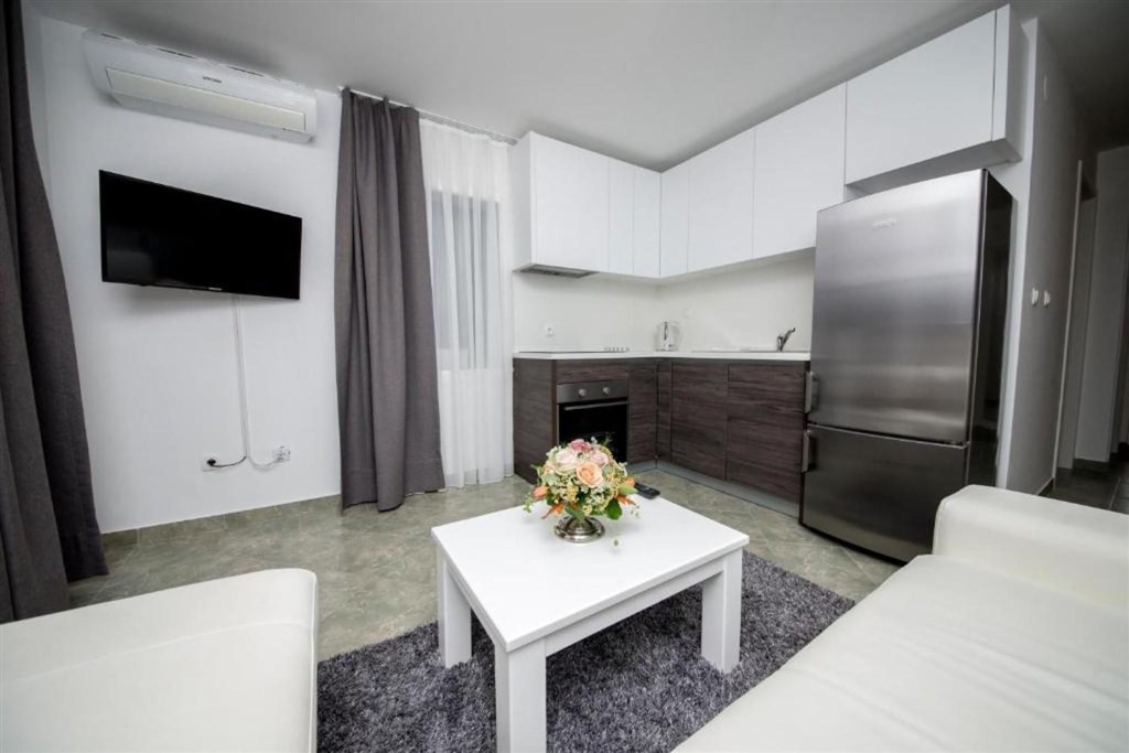 na-prodej-moderni-vila-v-2-rade-od-more-vir-chorvatsko