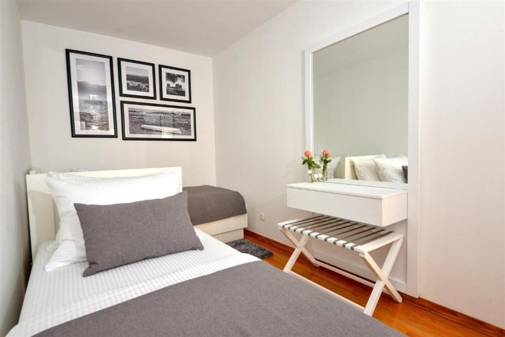 na-prodej-moderni-vila-v-2-rade-od-more-vir-chorvatsko