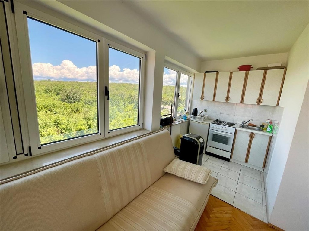 na-prodej-apartman-s-1-loznici-a-vyhledem-na-more-krk-chorvatsko