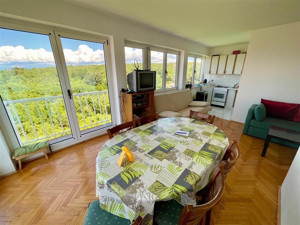 na-prodej-apartman-s-1-loznici-a-vyhledem-na-more-krk-chorvatsko