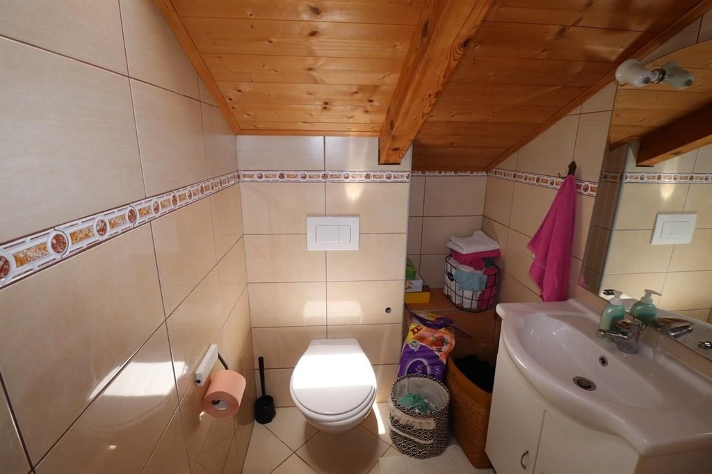 dva-apartmanove-domy-nedaleko-more-vodice-chorvatsko