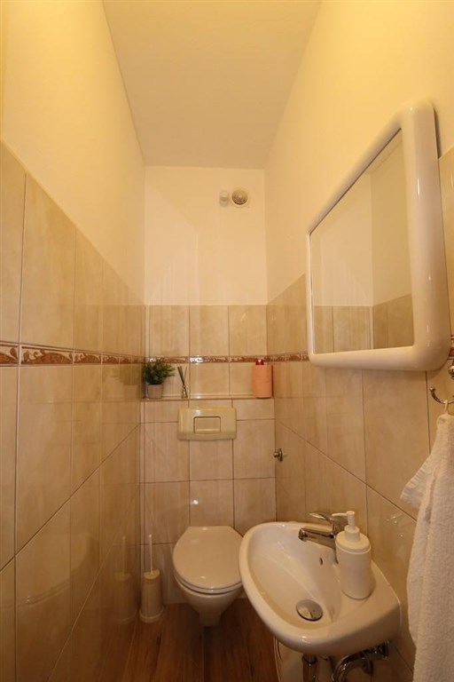 dva-apartmanove-domy-nedaleko-more-vodice-chorvatsko