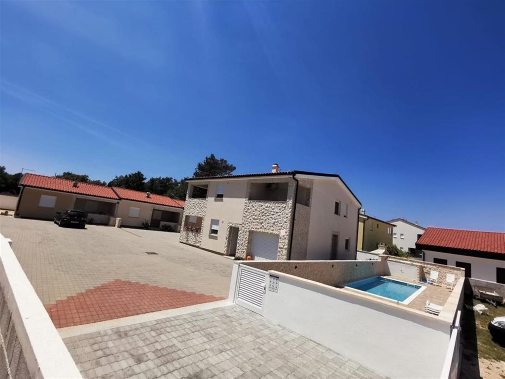 apartmanovy-komplex-v-blizkosti-more-vir-chorvatsko