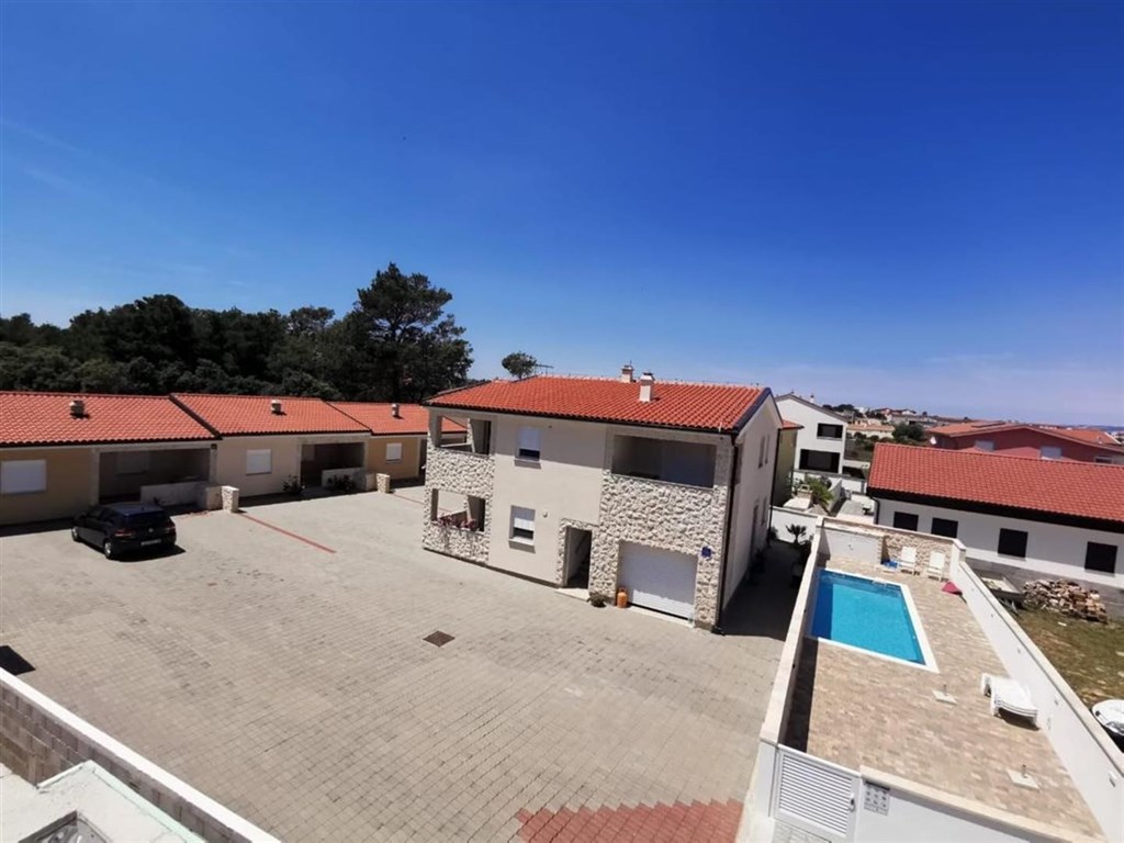 apartmanovy-komplex-v-blizkosti-more-vir-chorvatsko