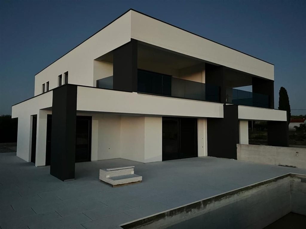 na-prodej-polovina-noveho-domu-s-bazenem-debeljak-chorvatsko