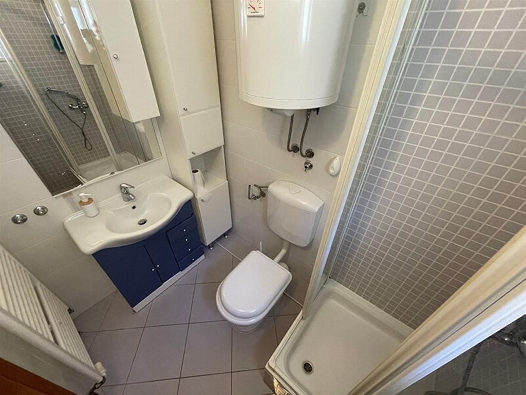 na-prodej-kamenna-vila-s-vyhledem-na-more-makarska-chorvatsko