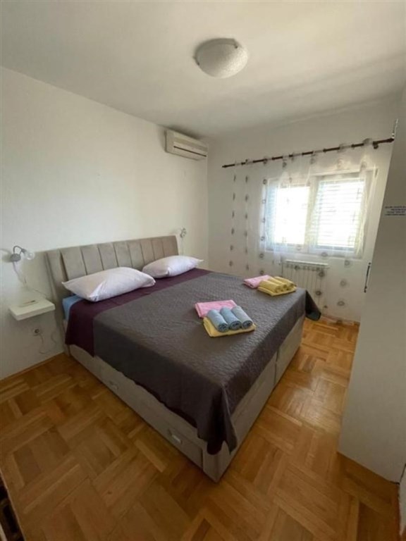 na-prodej-kamenna-vila-s-vyhledem-na-more-makarska-chorvatsko
