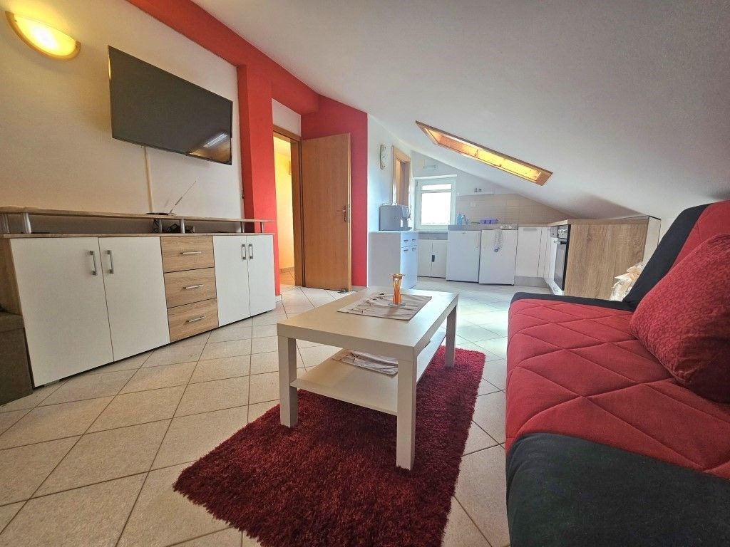 na-prodej-apartman-s-terasou-a-vyhledem-na-more-krk-chorvatsko