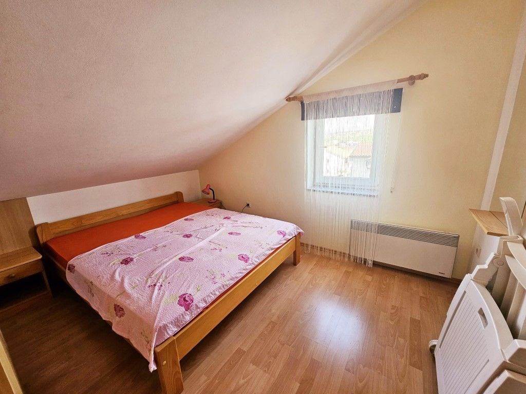 na-prodej-apartman-s-terasou-a-vyhledem-na-more-krk-chorvatsko
