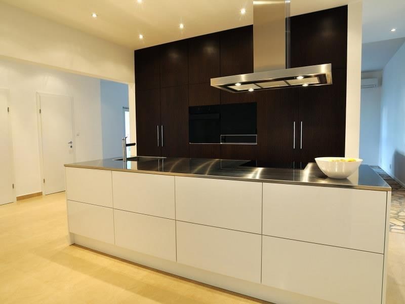 nadherna-moderni-vila-s-bazenem-a-vyhledem-na-more-oblast-makarska-chorvatsko