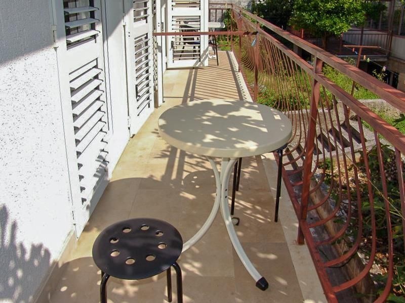 apartmanovy-dum-s-vyhledem-na-more-baska-voda-chorvatsko