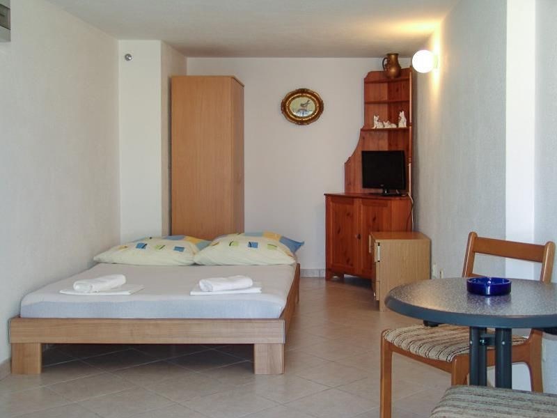 apartmanovy-dum-s-vyhledem-na-more-baska-voda-chorvatsko