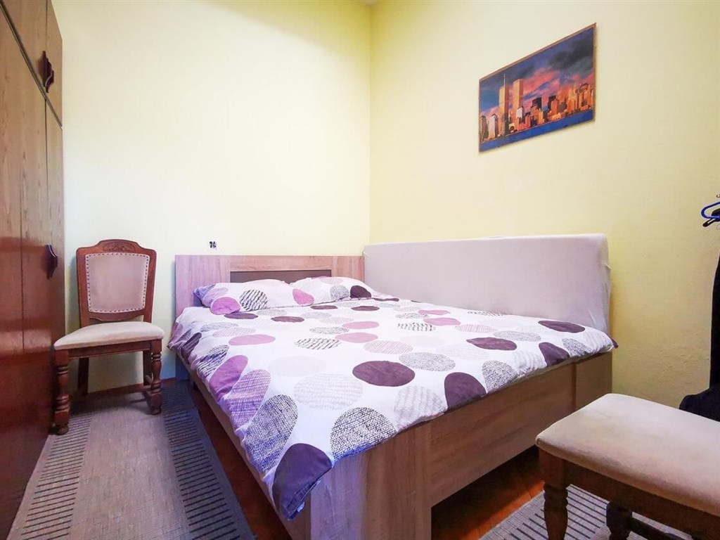 rodinny-dum-ve-druhe-rade-u-more-blace-ploce-chorvatsko