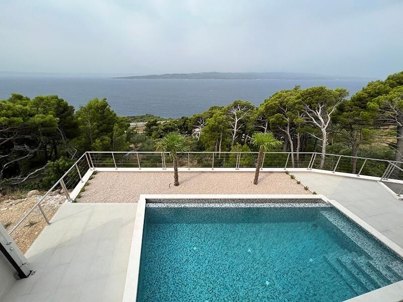 nova-luxusni-vila-s-otevrenym-vyhledem-na-more-brela-chorvatsko