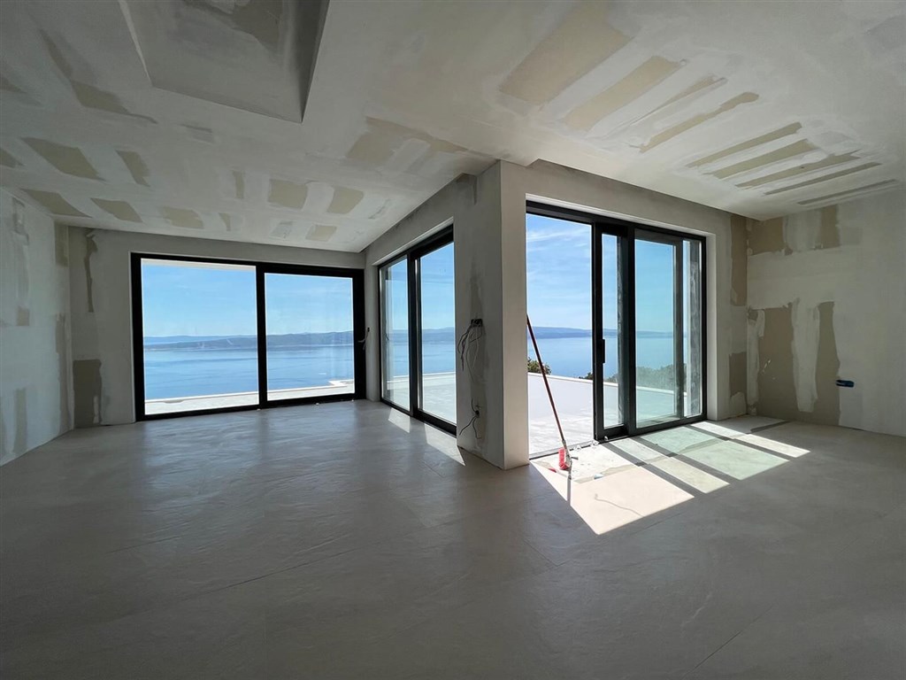 nova-luxusni-vila-s-otevrenym-vyhledem-na-more-brela-chorvatsko