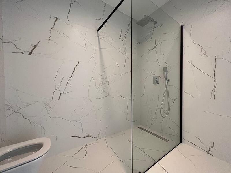 nova-luxusni-vila-s-otevrenym-vyhledem-na-more-brela-chorvatsko