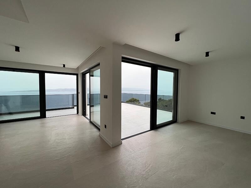 nova-luxusni-vila-s-otevrenym-vyhledem-na-more-brela-chorvatsko