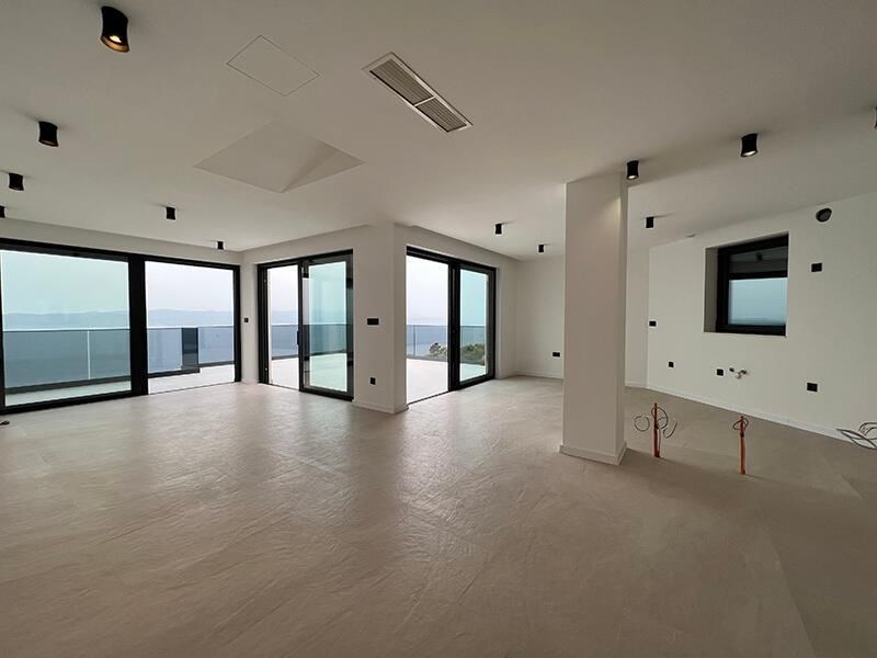 nova-luxusni-vila-s-otevrenym-vyhledem-na-more-brela-chorvatsko