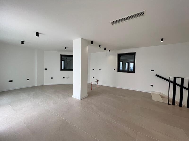 nova-luxusni-vila-s-otevrenym-vyhledem-na-more-brela-chorvatsko