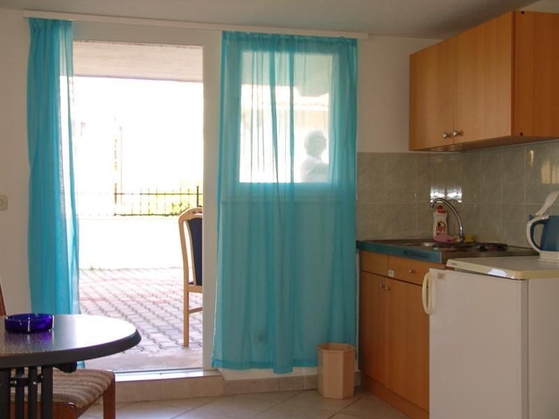 apartmanovy-dum-s-vyhledem-na-more-baska-voda-chorvatsko