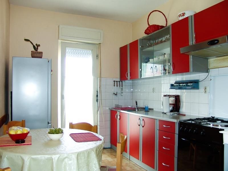apartmanovy-dum-s-vyhledem-na-more-baska-voda-chorvatsko
