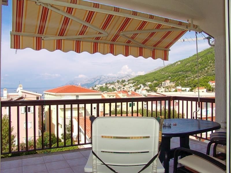apartmanovy-dum-s-vyhledem-na-more-baska-voda-chorvatsko