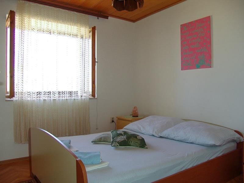 apartmanovy-dum-s-vyhledem-na-more-baska-voda-chorvatsko