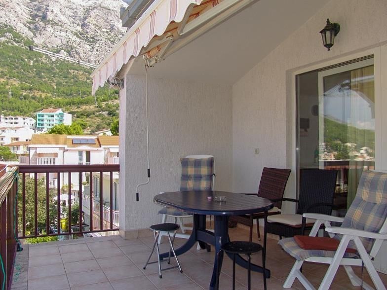 apartmanovy-dum-s-vyhledem-na-more-baska-voda-chorvatsko