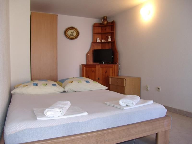 apartmanovy-dum-s-vyhledem-na-more-baska-voda-chorvatsko