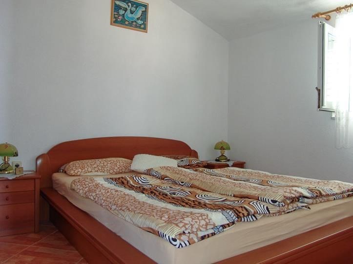 apartmanovy-dum-s-vyhledem-na-more-baska-voda-chorvatsko