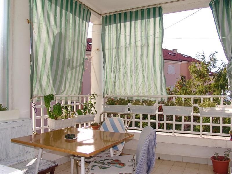 apartmanovy-dum-s-vyhledem-na-more-baska-voda-chorvatsko