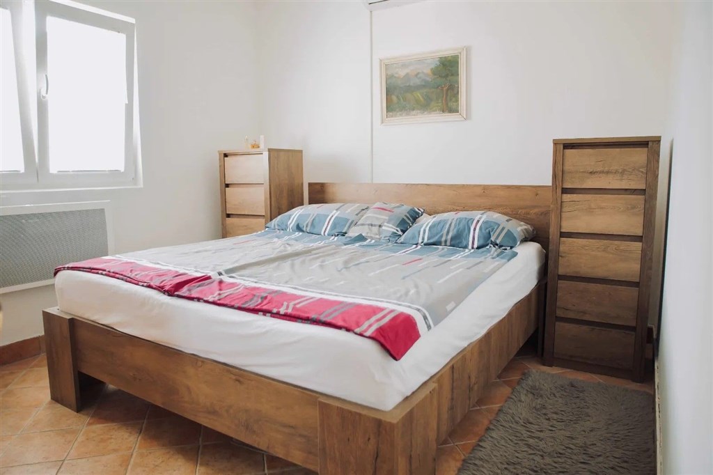 na-prodej-zrenovovany-dum-se-4-apartmany-vir-chorvatsko