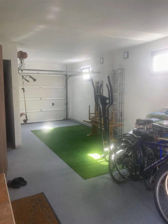 na-prodej-zrenovovany-dum-se-4-apartmany-vir-chorvatsko