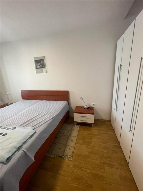 na-prodej-pekny-dum-se-3-apartmany-v-1-rade-u-more-pag-chorvatsko