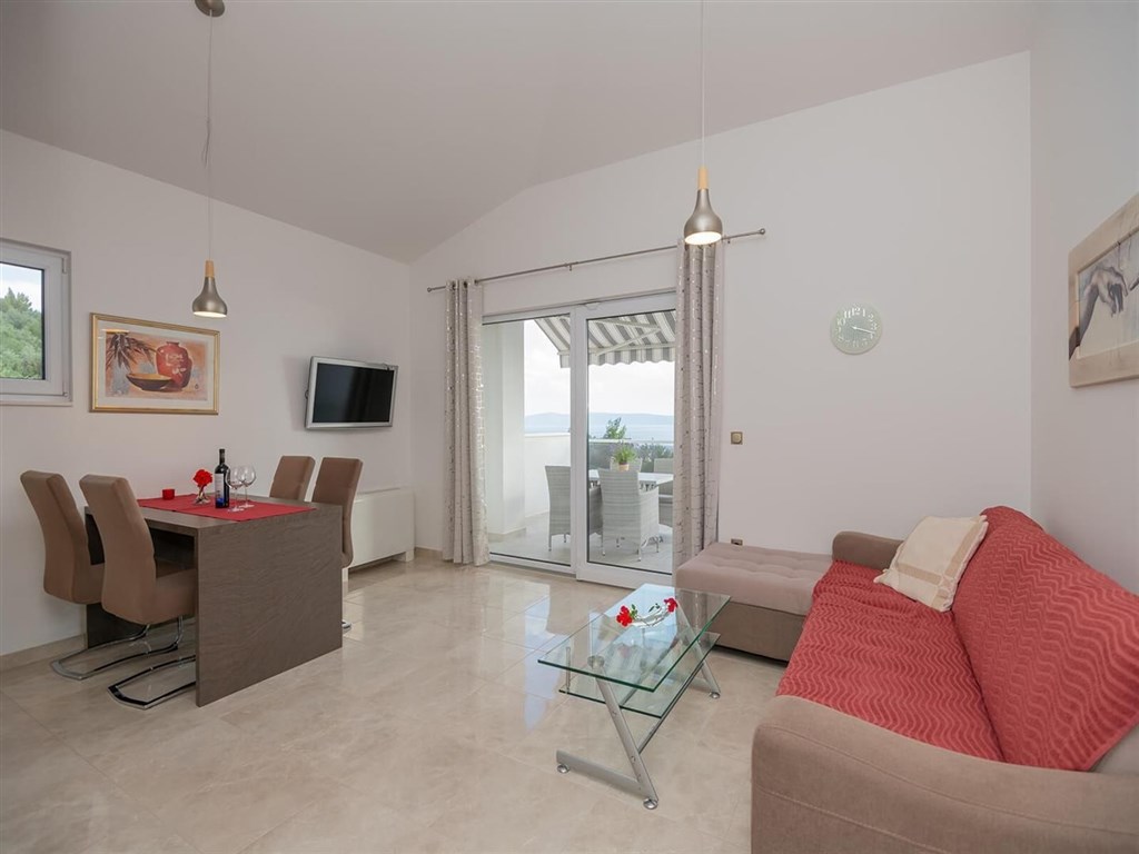 na-prodej-nova-vila-s-bazenem-a-vyhledem-na-more-makarska-chorvatsko
