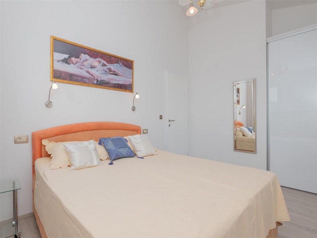 na-prodej-nova-vila-s-bazenem-a-vyhledem-na-more-makarska-chorvatsko
