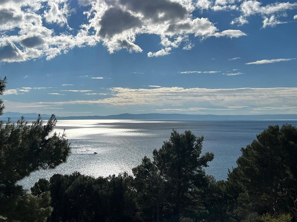 na-prodej-luxusni-vila-kousek-od-more-baska-voda-chorvatsko