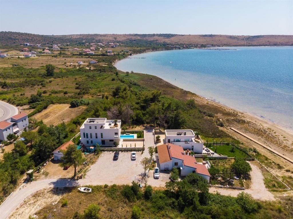 na-prodej-luxusni-vila-v-1-rade-od-more-ljubac-chorvatsko