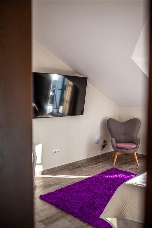 tradicni-kamenna-vila-s-vyhledem-na-more-makarska-chorvatsko