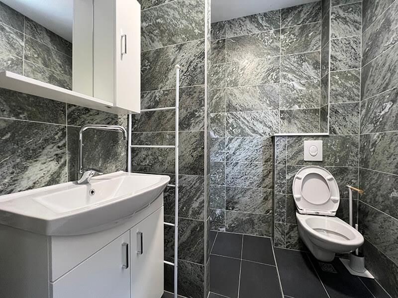 na-prodej-apartmanovy-dum-s-vyhledem-na-more-makarska-chorvatsko