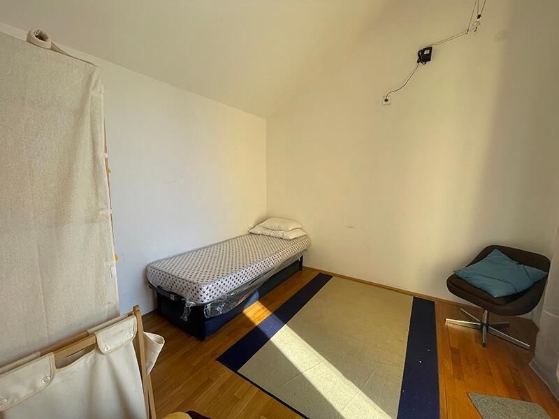 na-prodej-dum-se-zahradou-a-vyhledem-na-more-makarska-chorvatsko