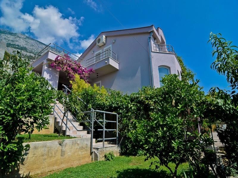 luxusni-nova-vila-s-vyhledem-na-more-makarska-chorvatsko