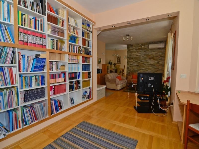 luxusni-nova-vila-s-vyhledem-na-more-makarska-chorvatsko