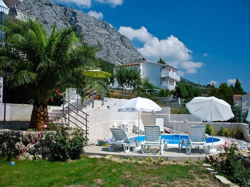 luxusni-nova-vila-s-vyhledem-na-more-makarska-chorvatsko