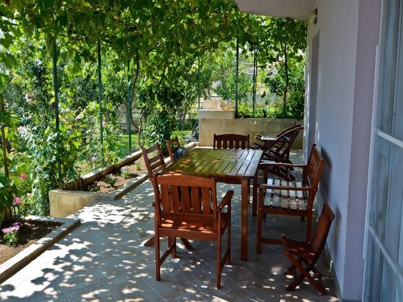 luxusni-nova-vila-s-vyhledem-na-more-makarska-chorvatsko