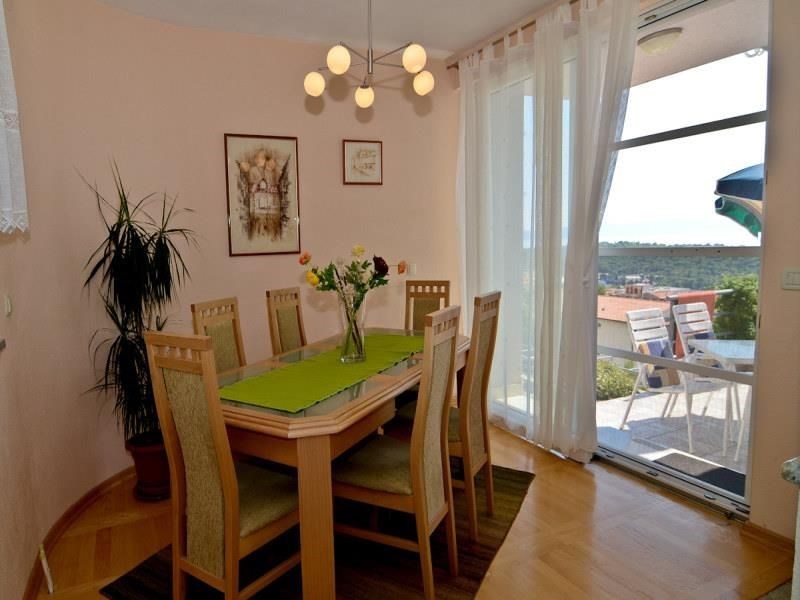 luxusni-nova-vila-s-vyhledem-na-more-makarska-chorvatsko